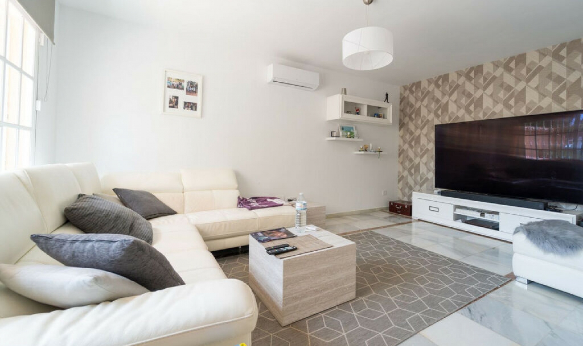 Resale - House -
Fuengirola