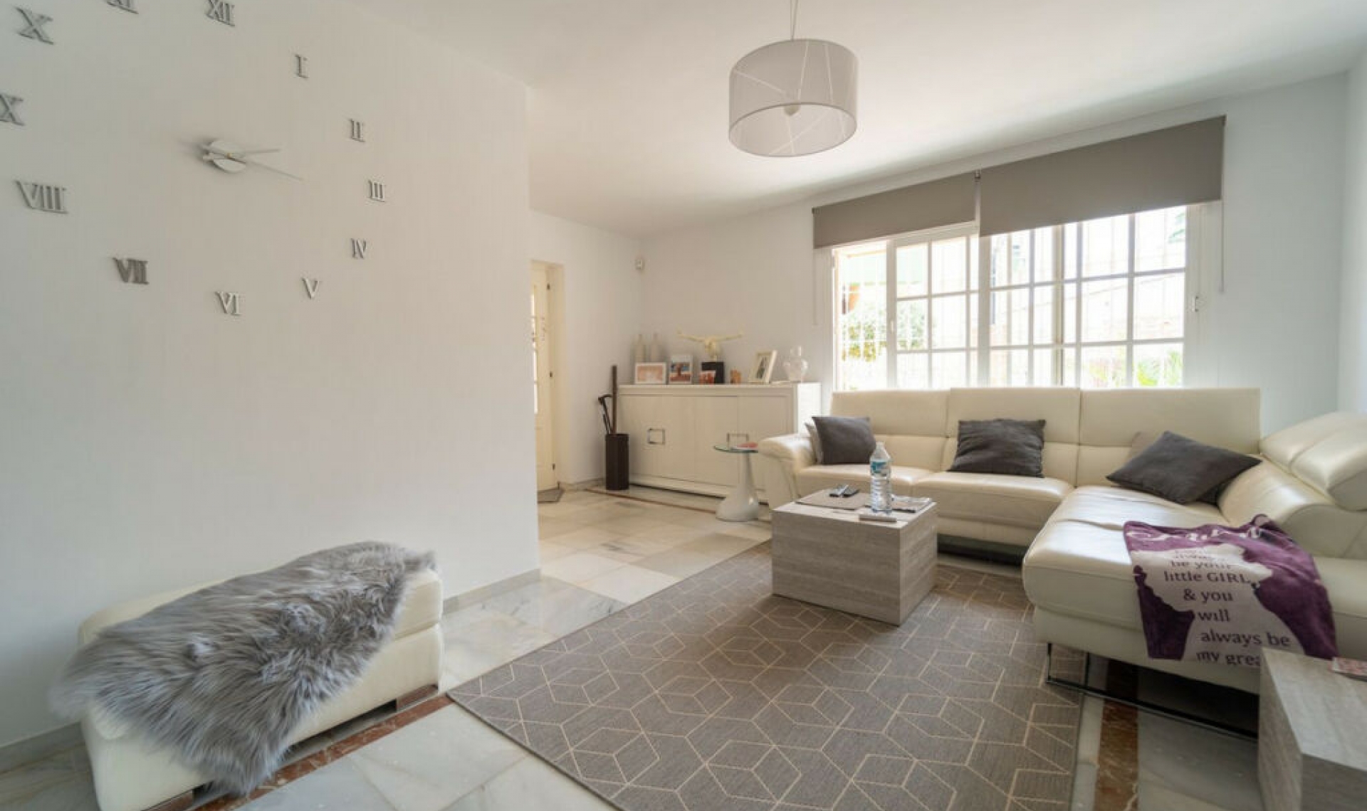 Resale - House -
Fuengirola