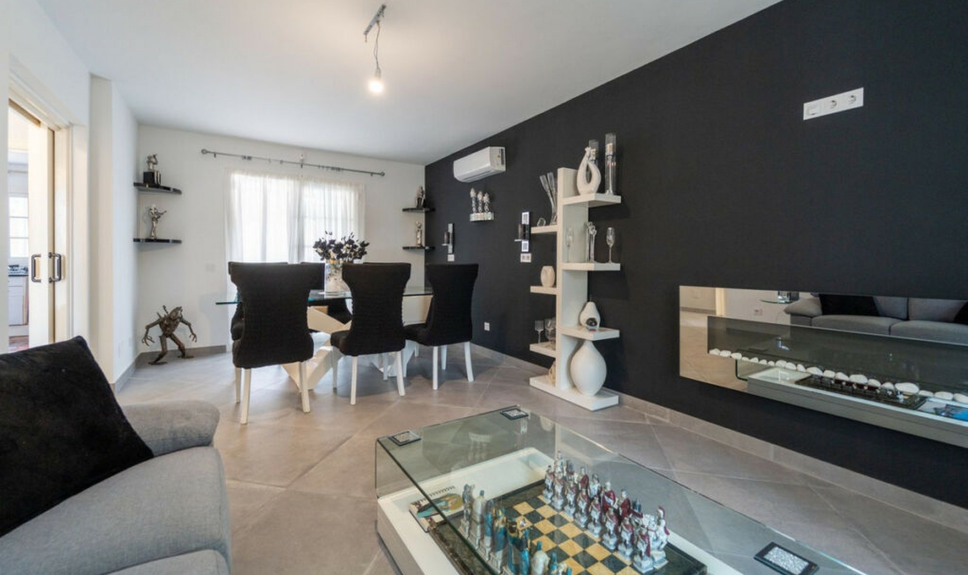 Resale - House -
Fuengirola