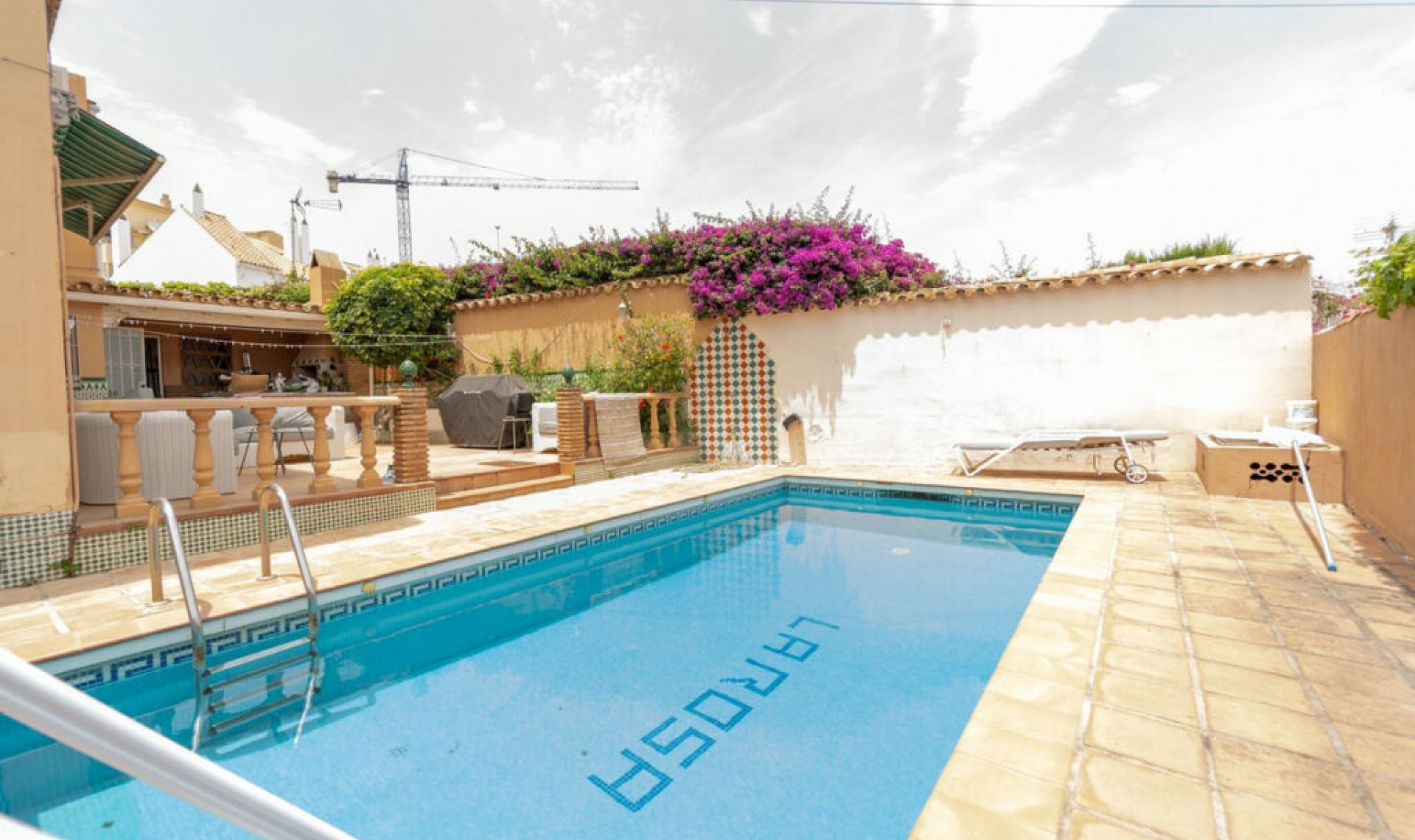 Resale - House -
Fuengirola