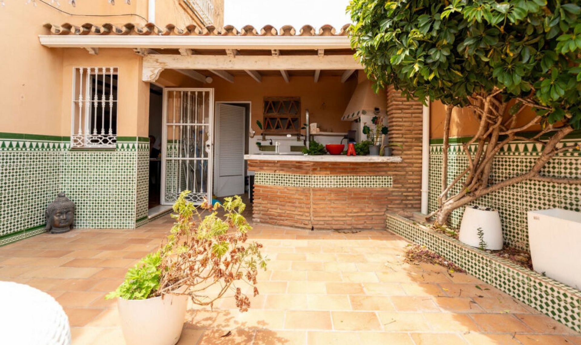 Resale - House -
Fuengirola