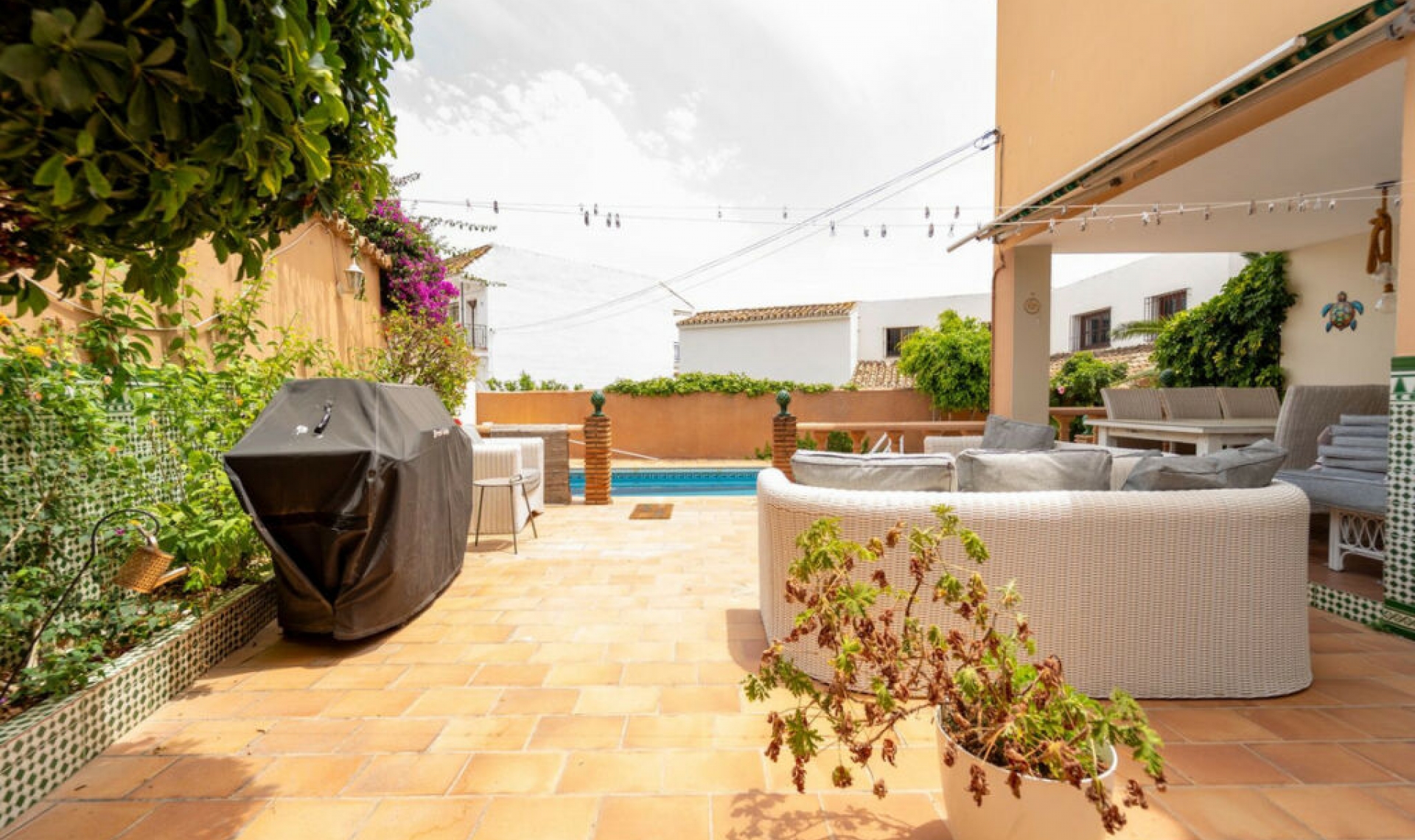 Resale - House -
Fuengirola