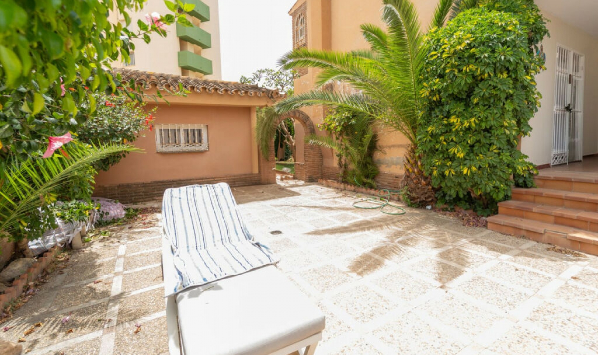 Resale - House -
Fuengirola