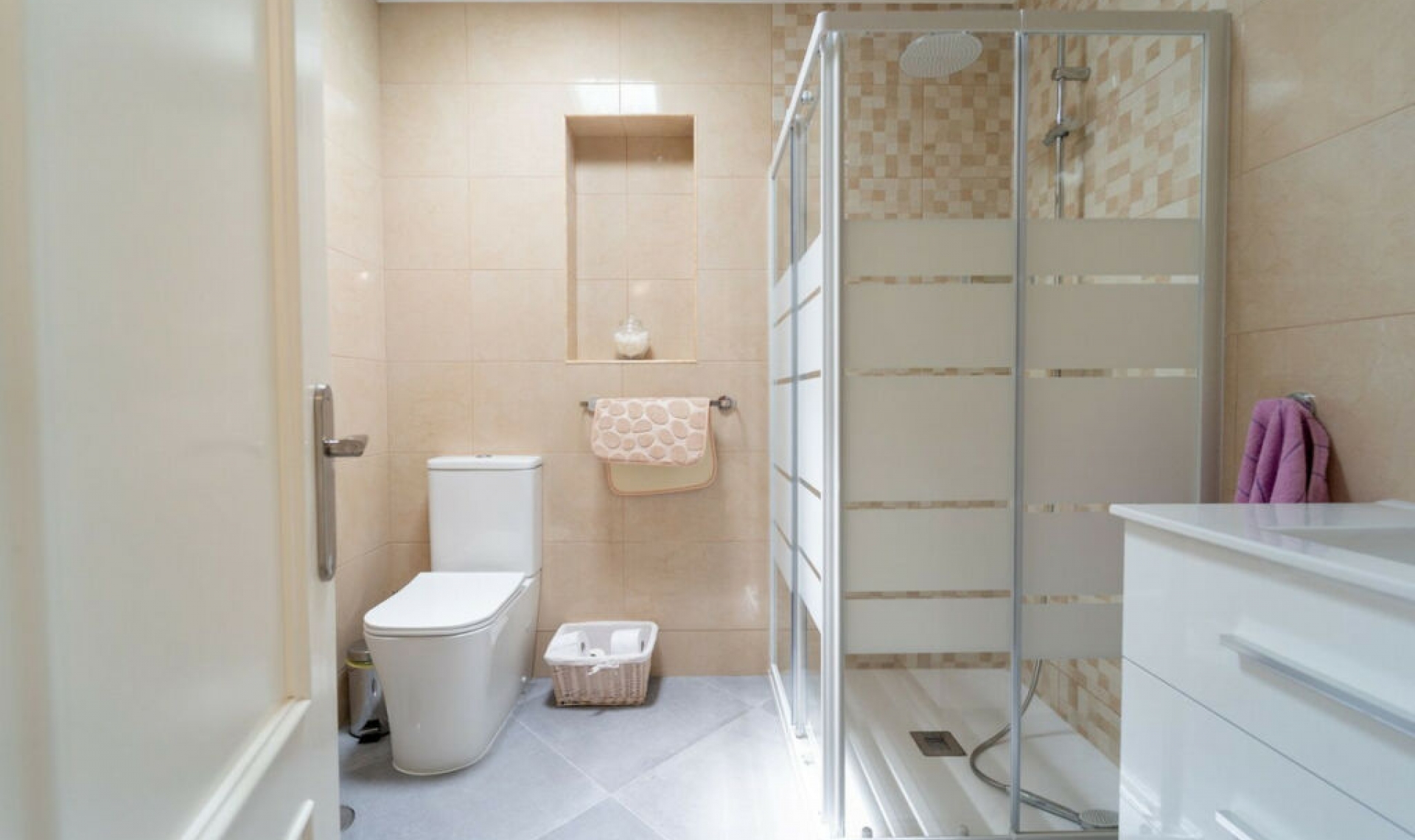 Resale - House -
Fuengirola