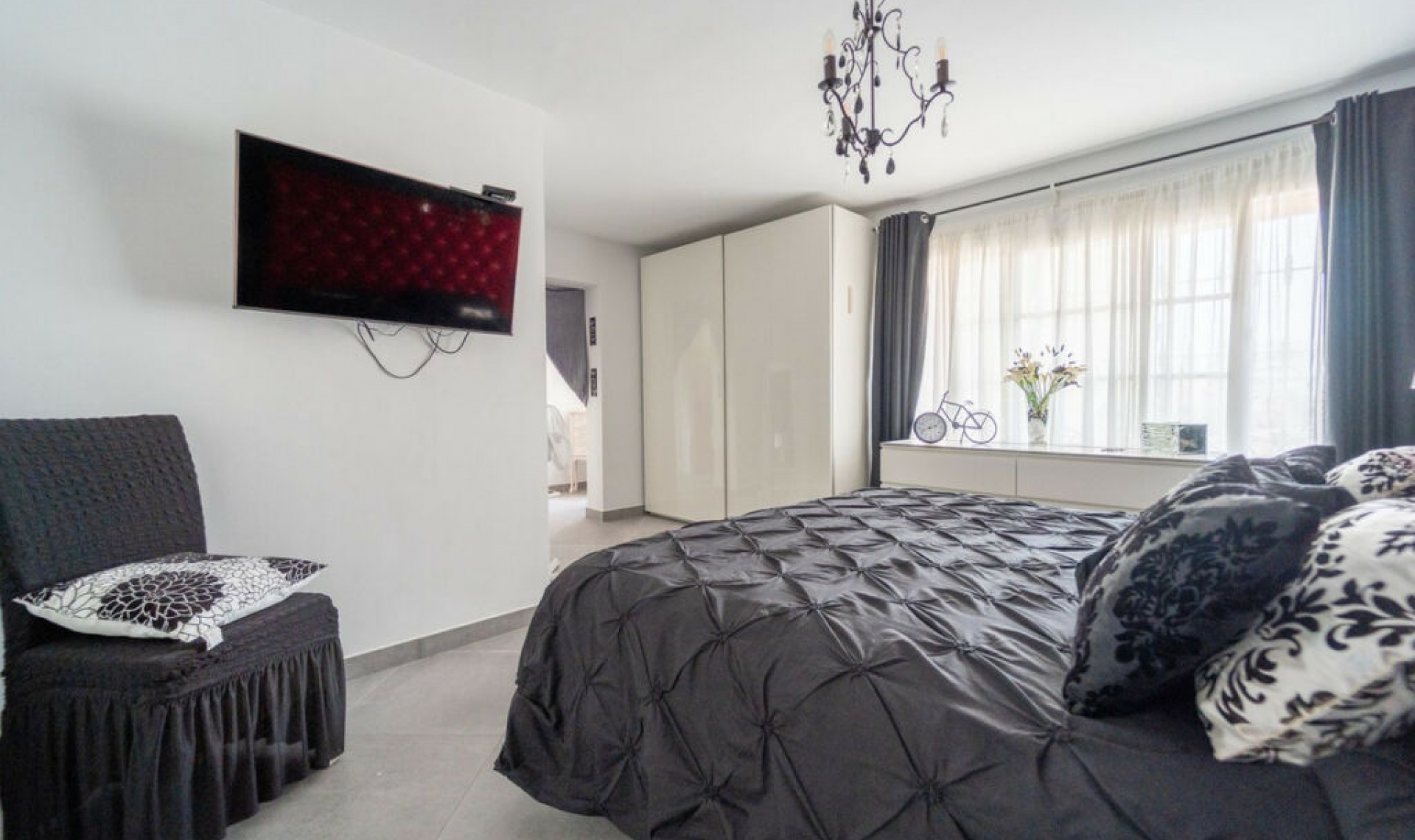 Resale - House -
Fuengirola