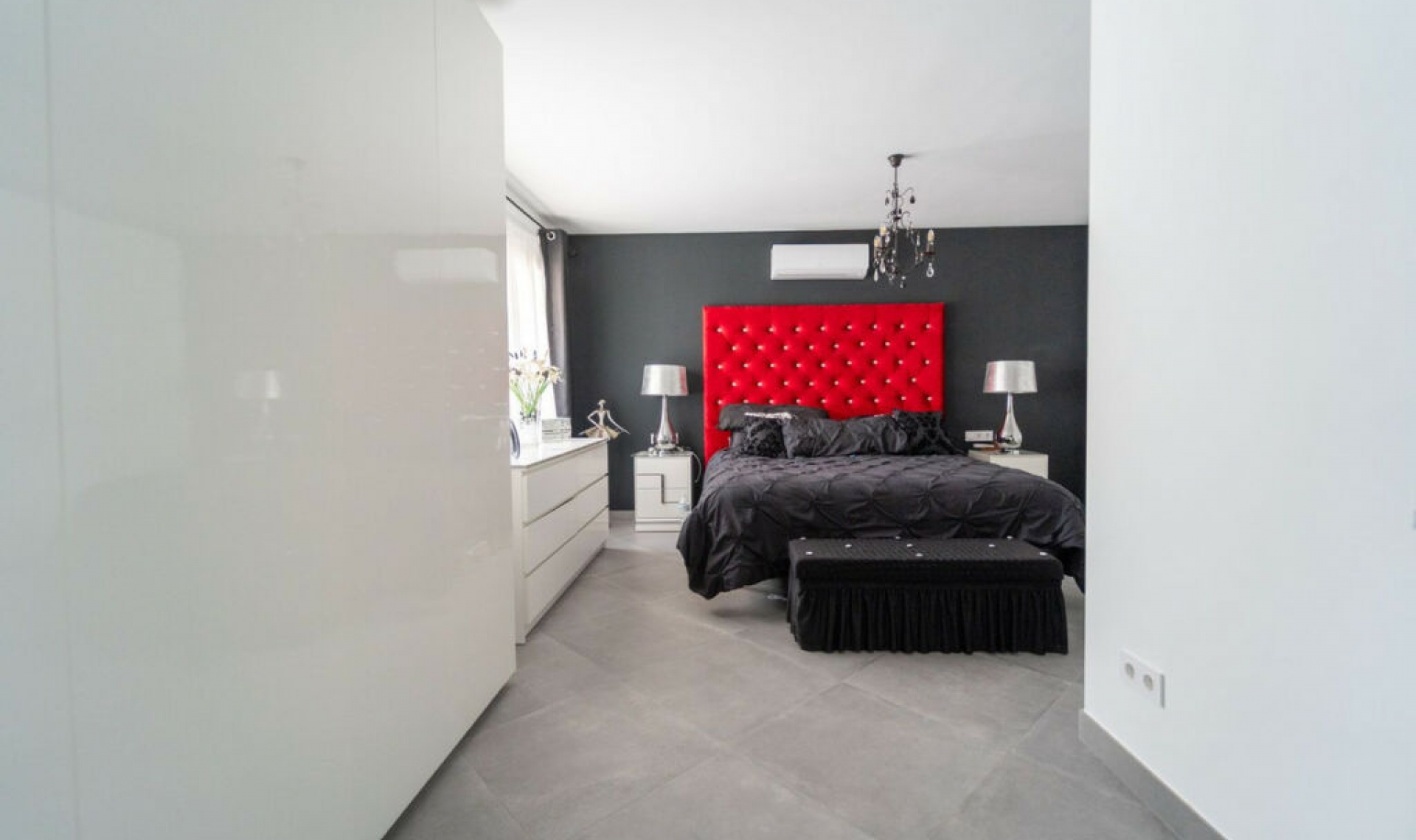 Resale - House -
Fuengirola