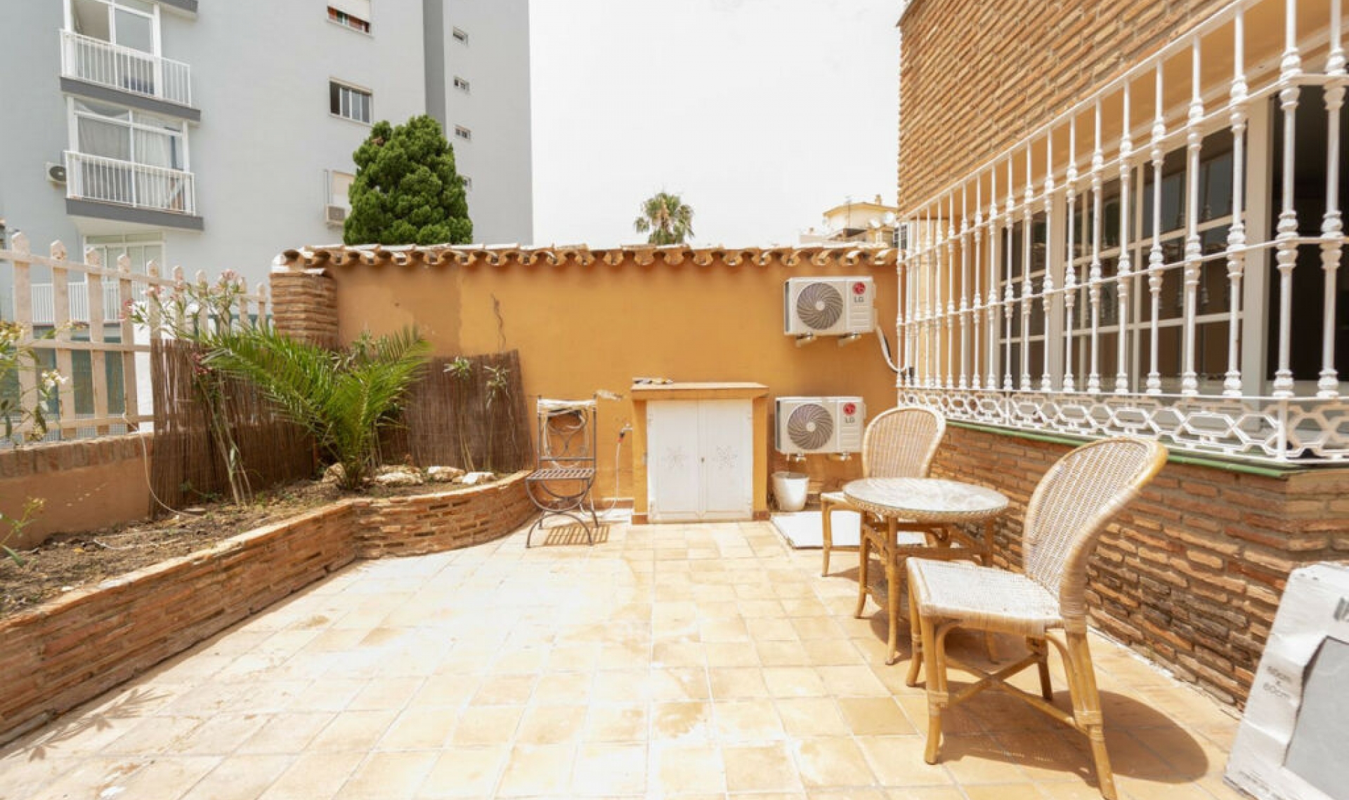 Resale - House -
Fuengirola