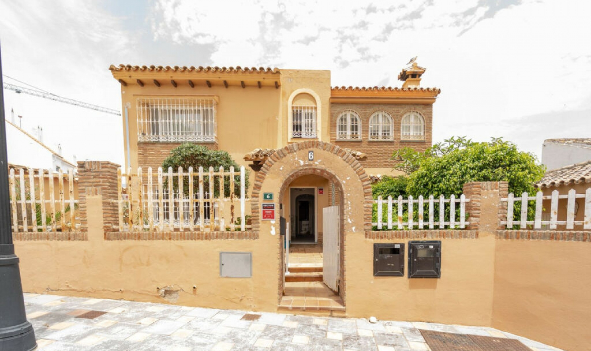 Resale - House -
Fuengirola