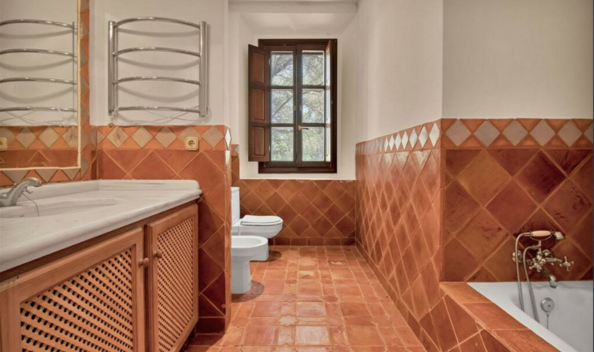 Resale - House -
Gaucín