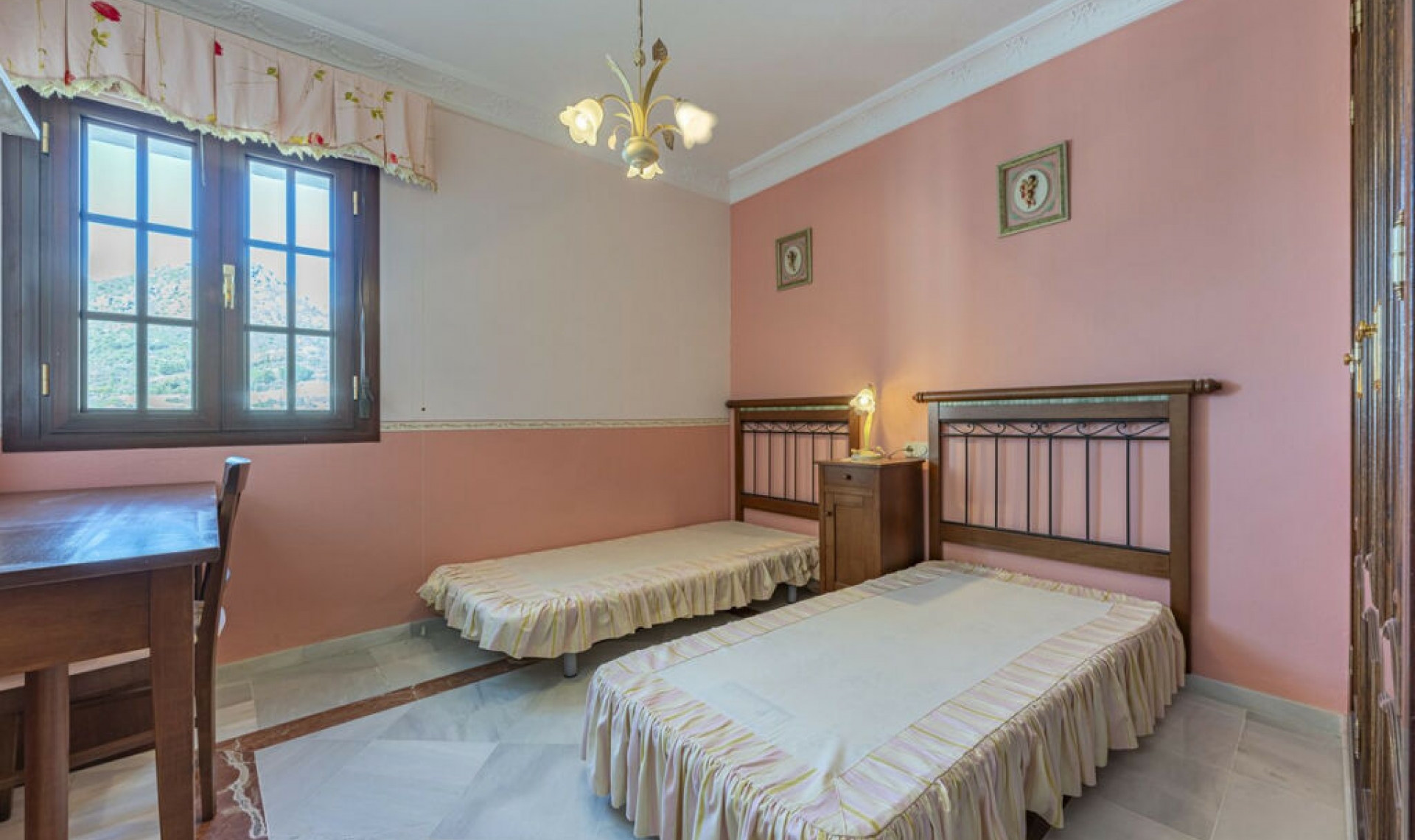 Resale - House -
Gaucín