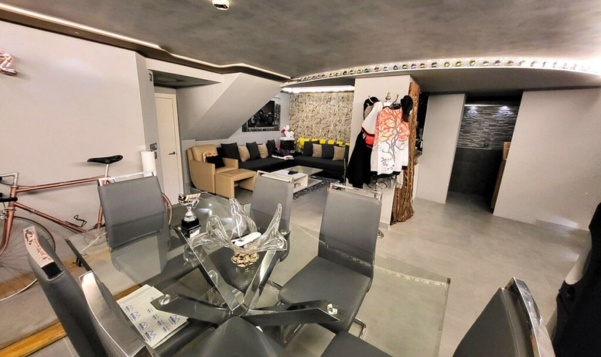 Resale - House -
Guadalmina Alta