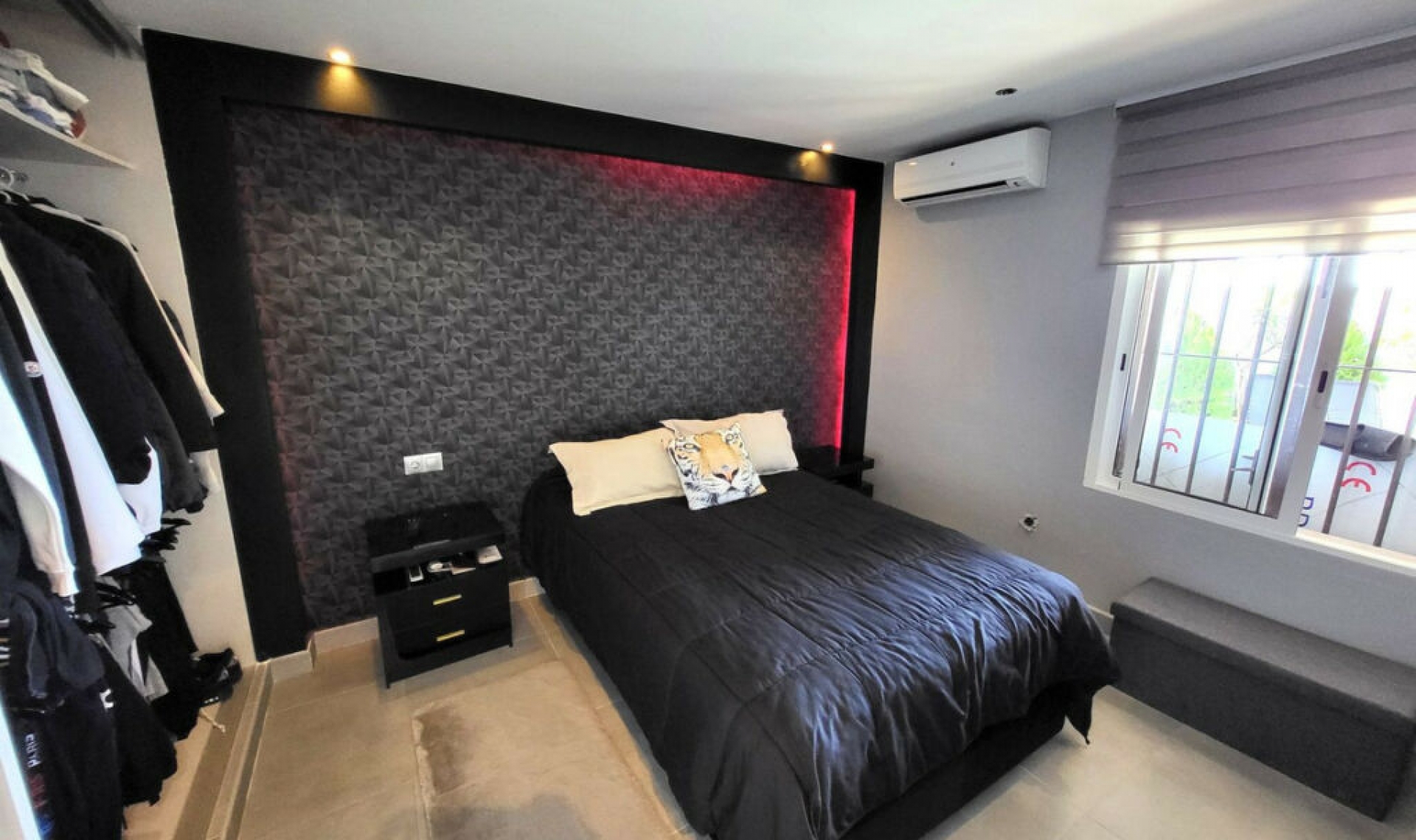 Resale - House -
Guadalmina Alta