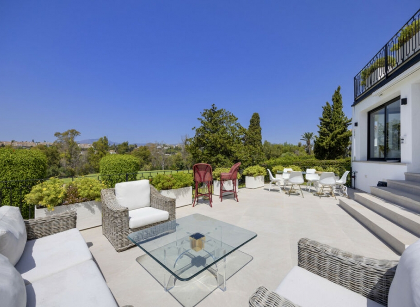 Resale - House -
Guadalmina Alta