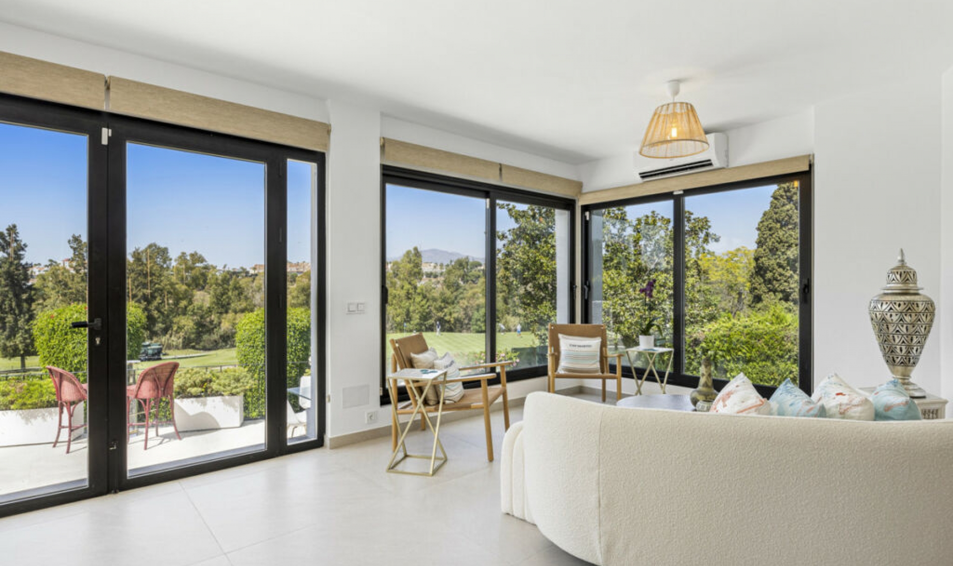 Resale - House -
Guadalmina Alta