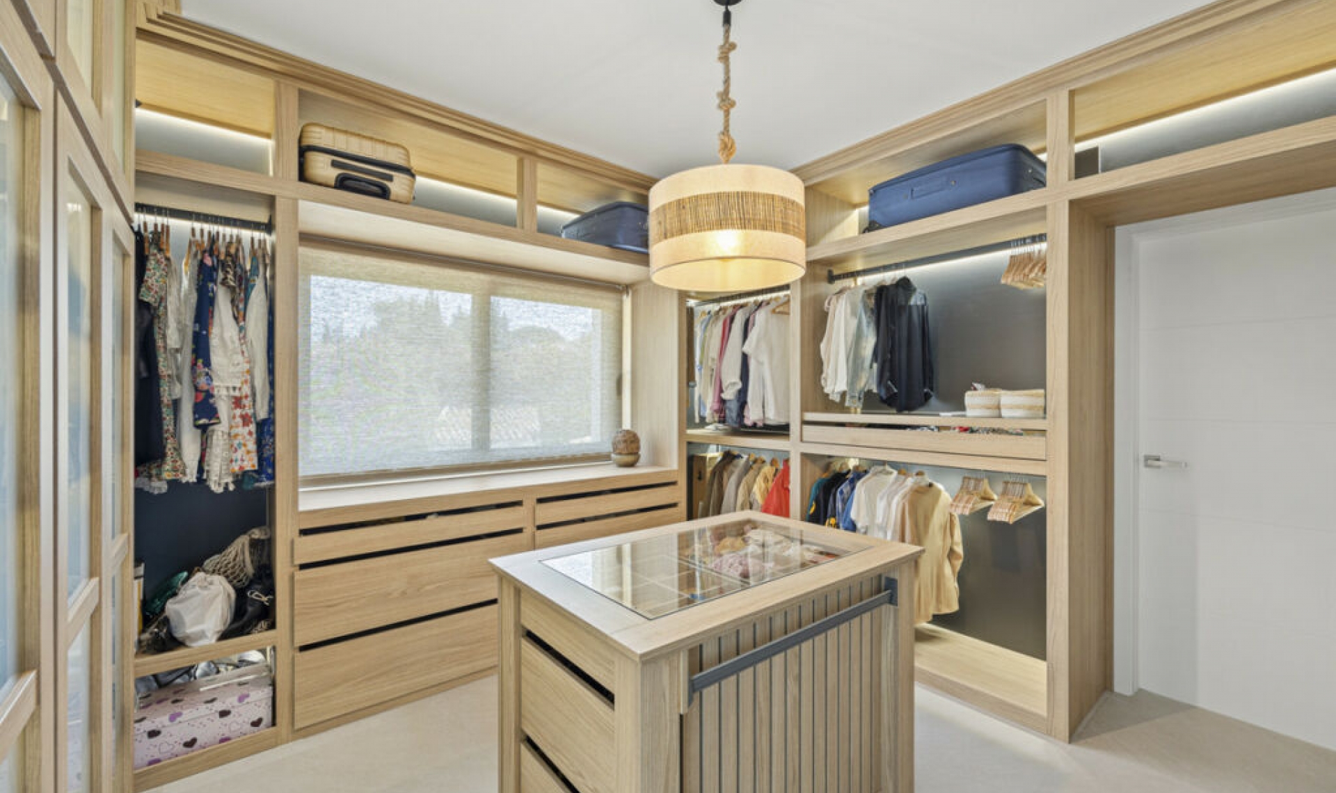 Resale - House -
Guadalmina Alta