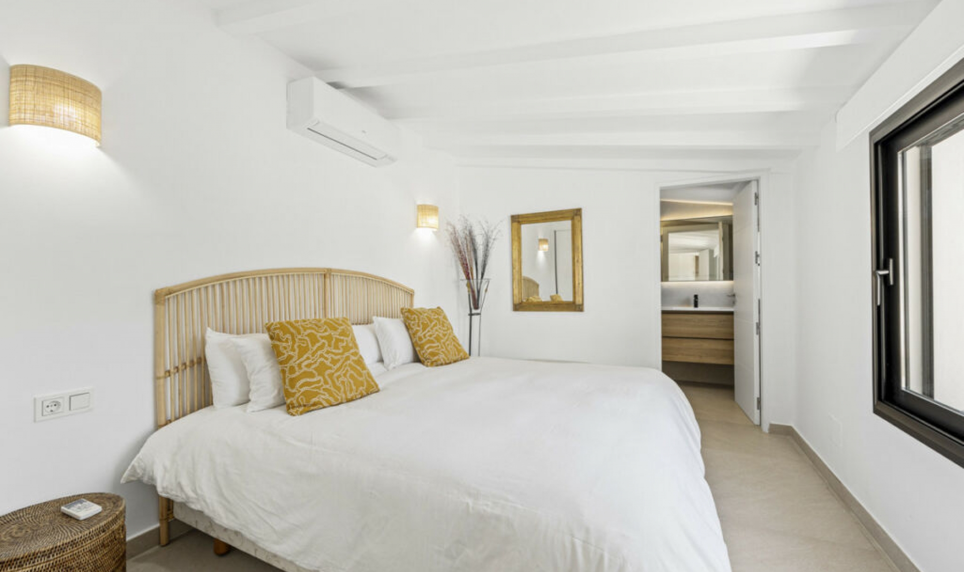 Resale - House -
Guadalmina Alta