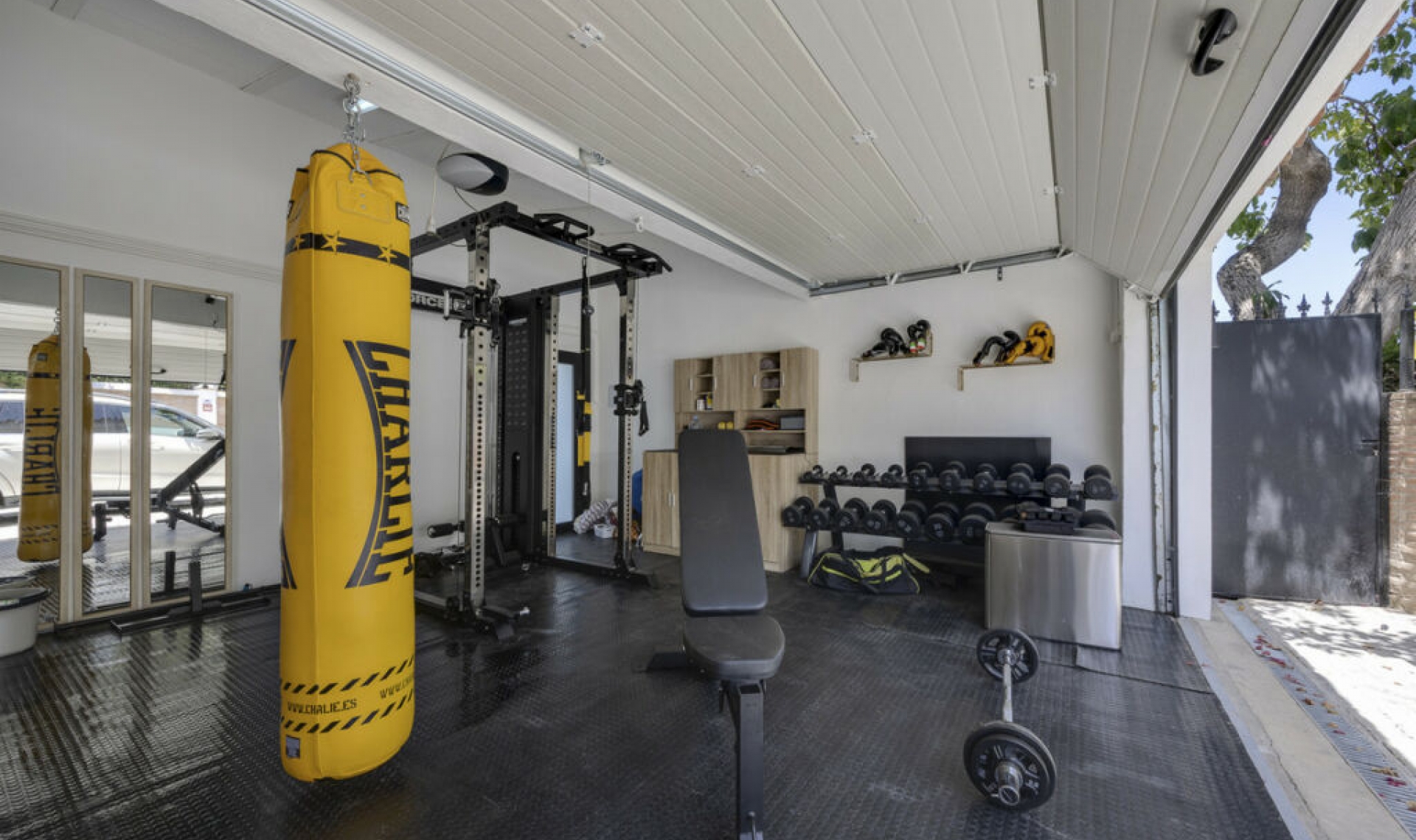 Resale - House -
Guadalmina Alta
