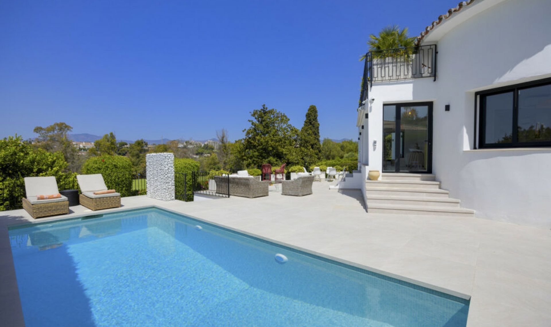 Resale - House -
Guadalmina Alta