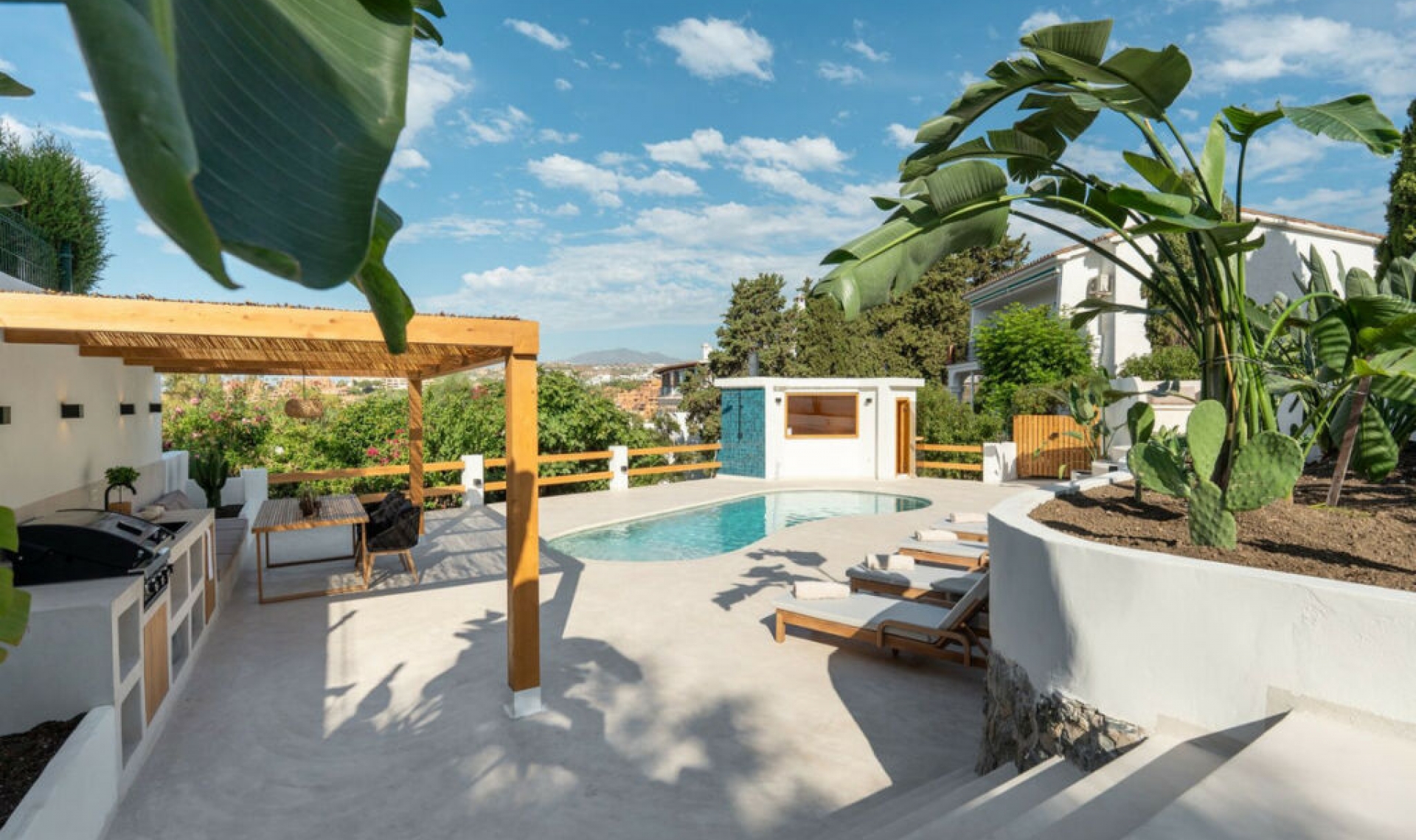 Resale - House -
Guadalmina Alta