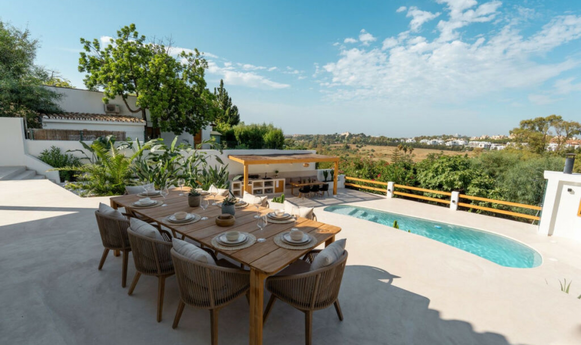 Resale - House -
Guadalmina Alta