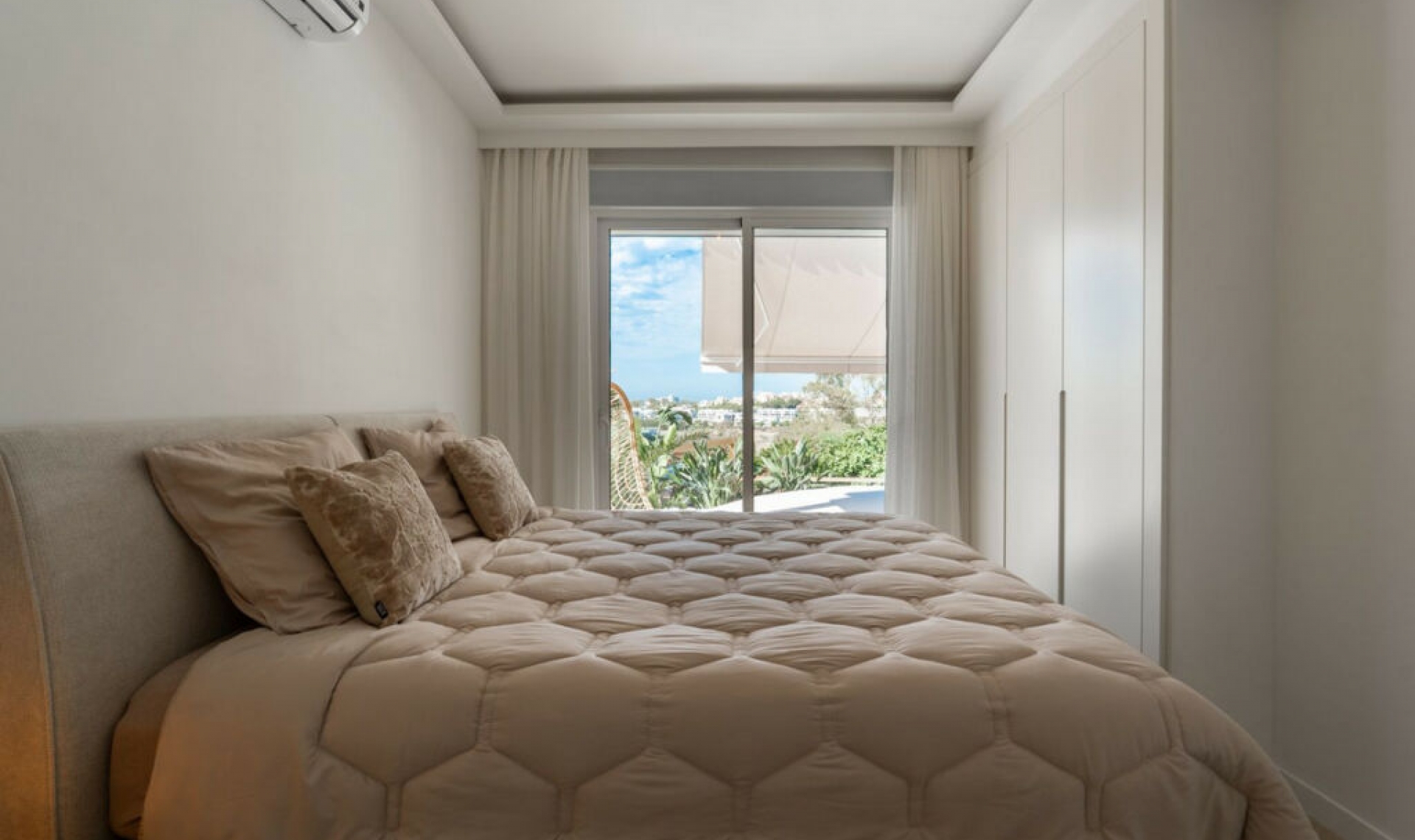 Resale - House -
Guadalmina Alta