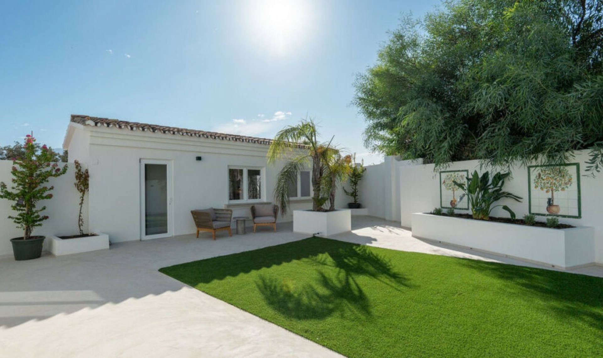 Resale - House -
Guadalmina Alta