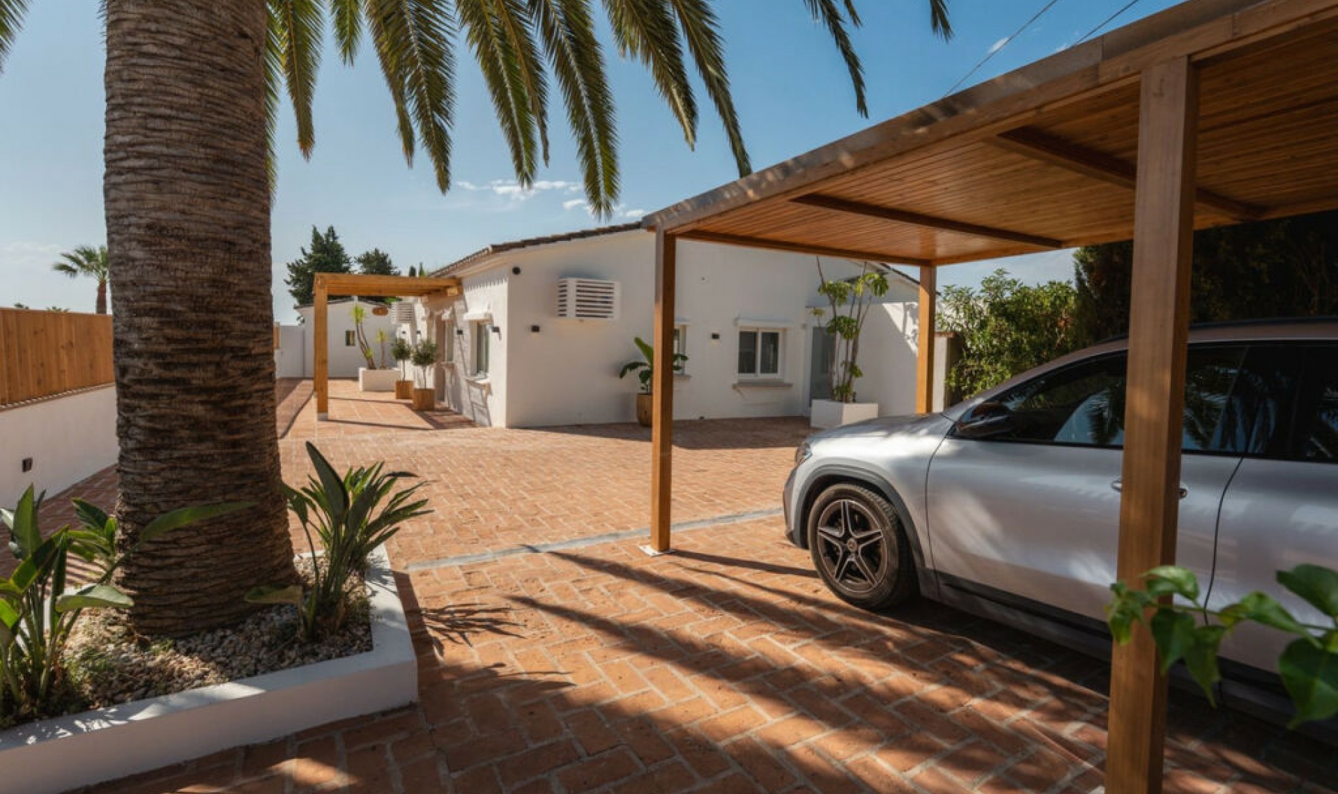 Resale - House -
Guadalmina Alta