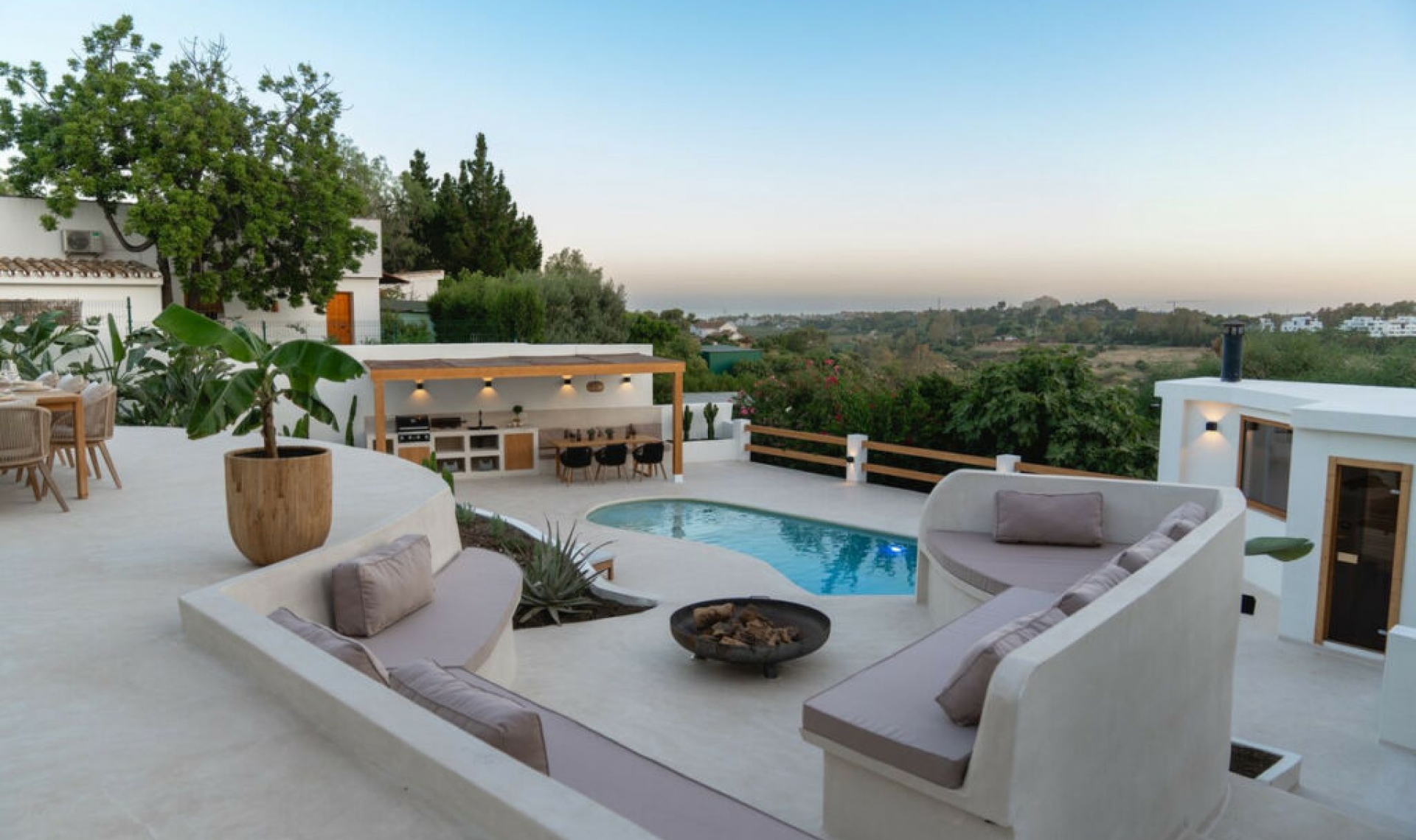 Resale - House -
Guadalmina Alta