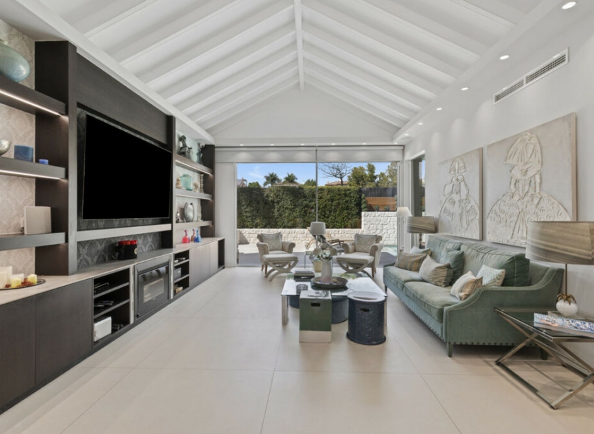 Resale - House -
Guadalmina Alta