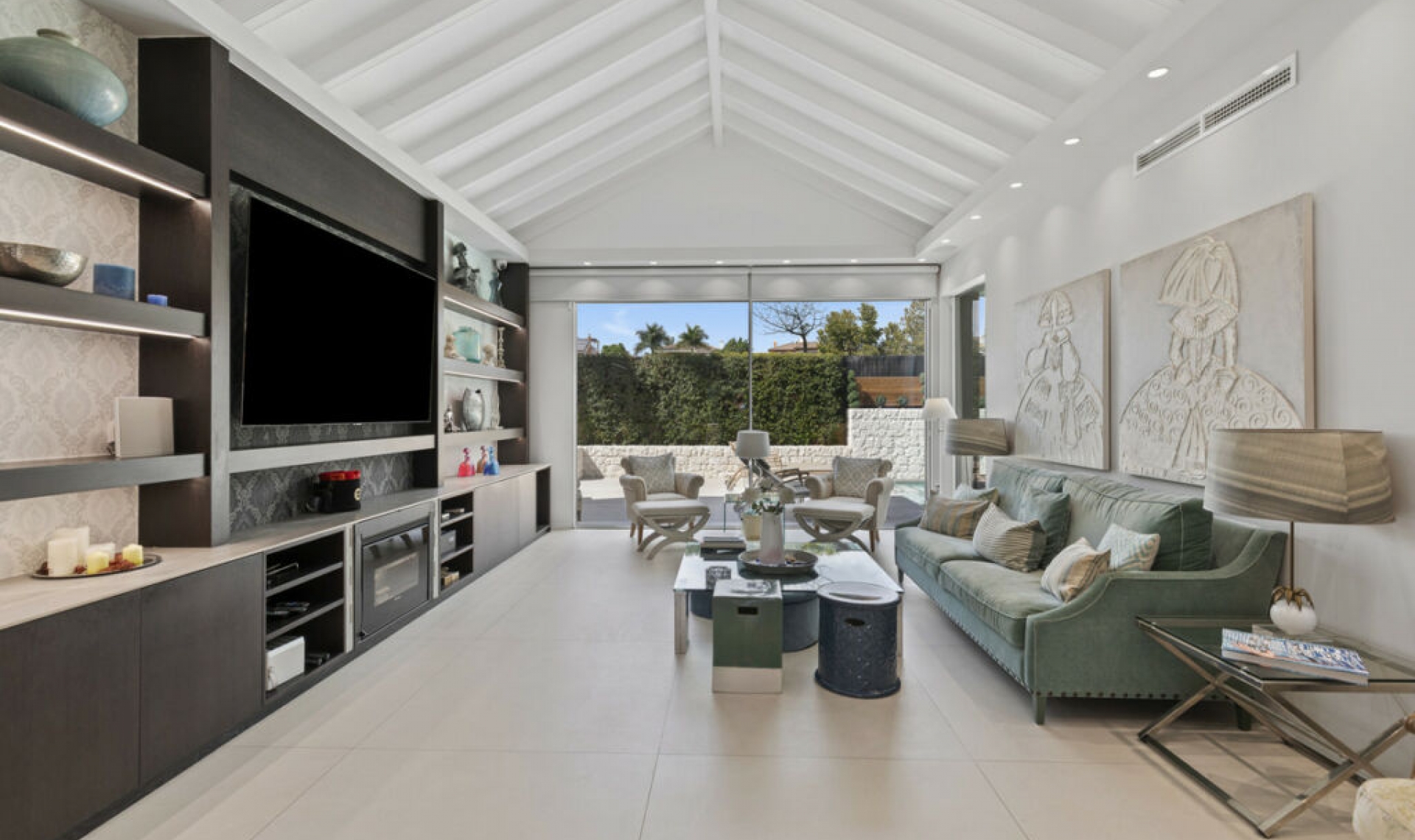 Resale - House -
Guadalmina Alta