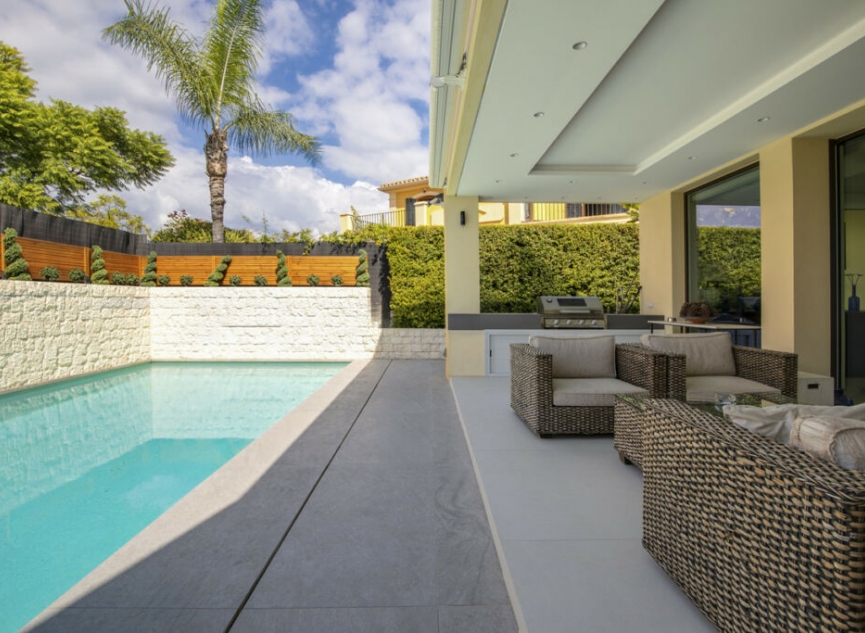 Resale - House -
Guadalmina Alta