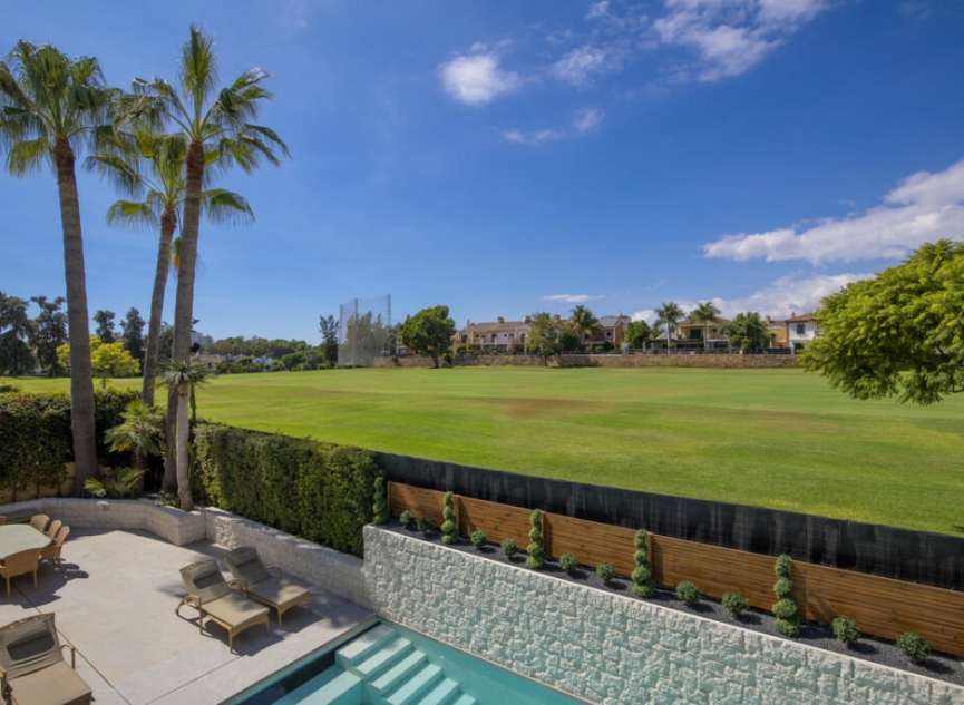 Resale - House -
Guadalmina Alta