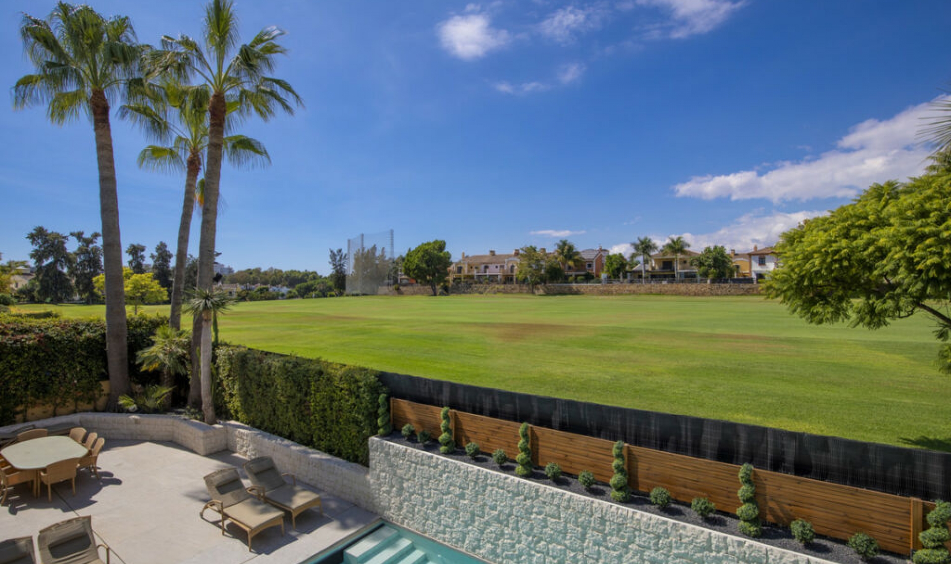 Resale - House -
Guadalmina Alta