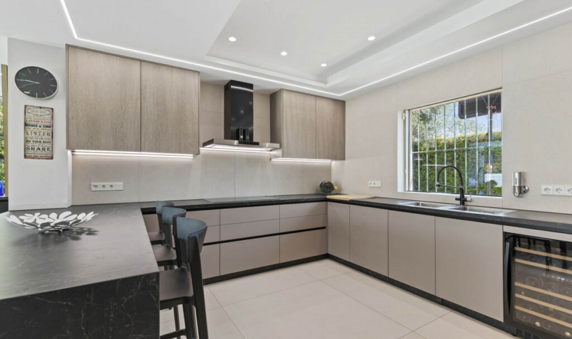 Resale - House -
Guadalmina Alta