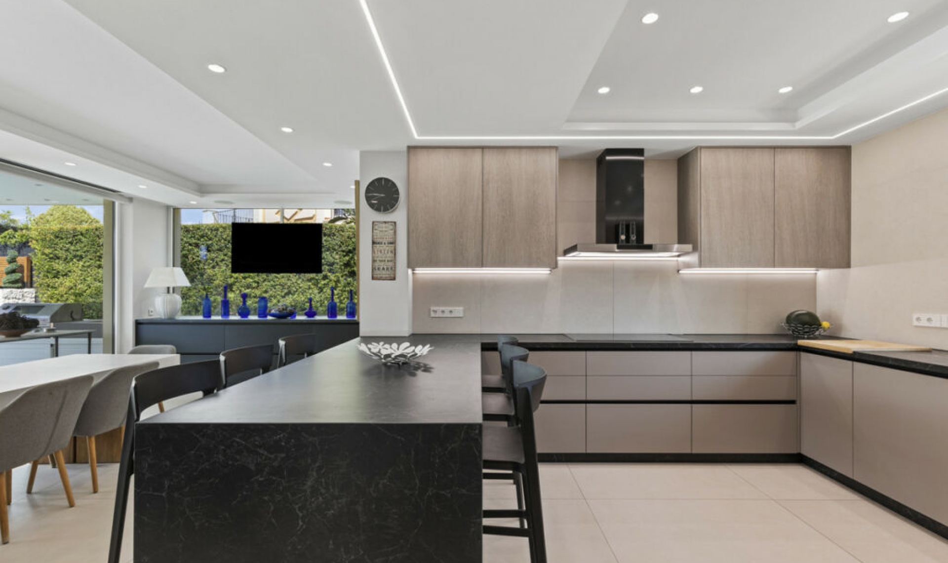 Resale - House -
Guadalmina Alta