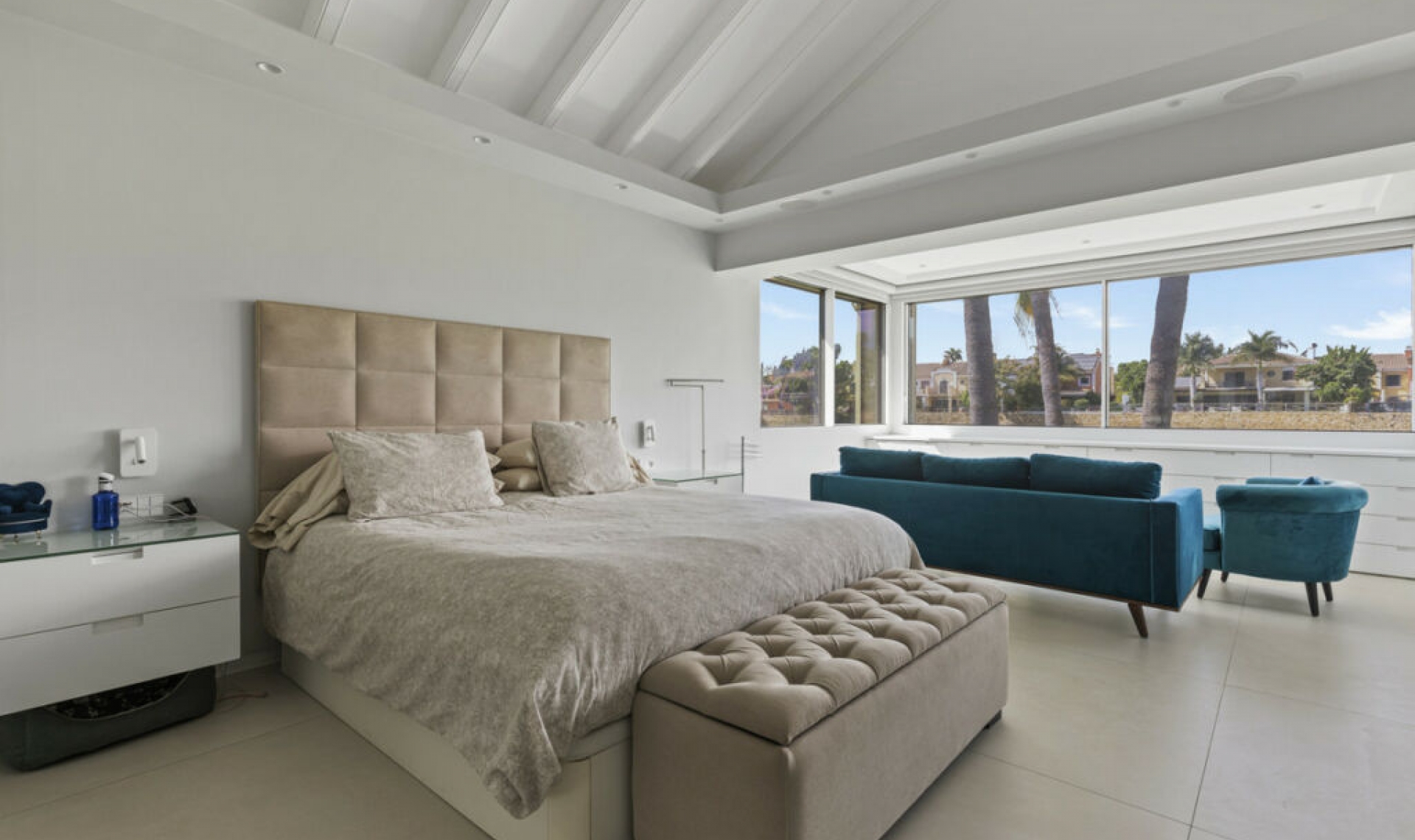 Resale - House -
Guadalmina Alta