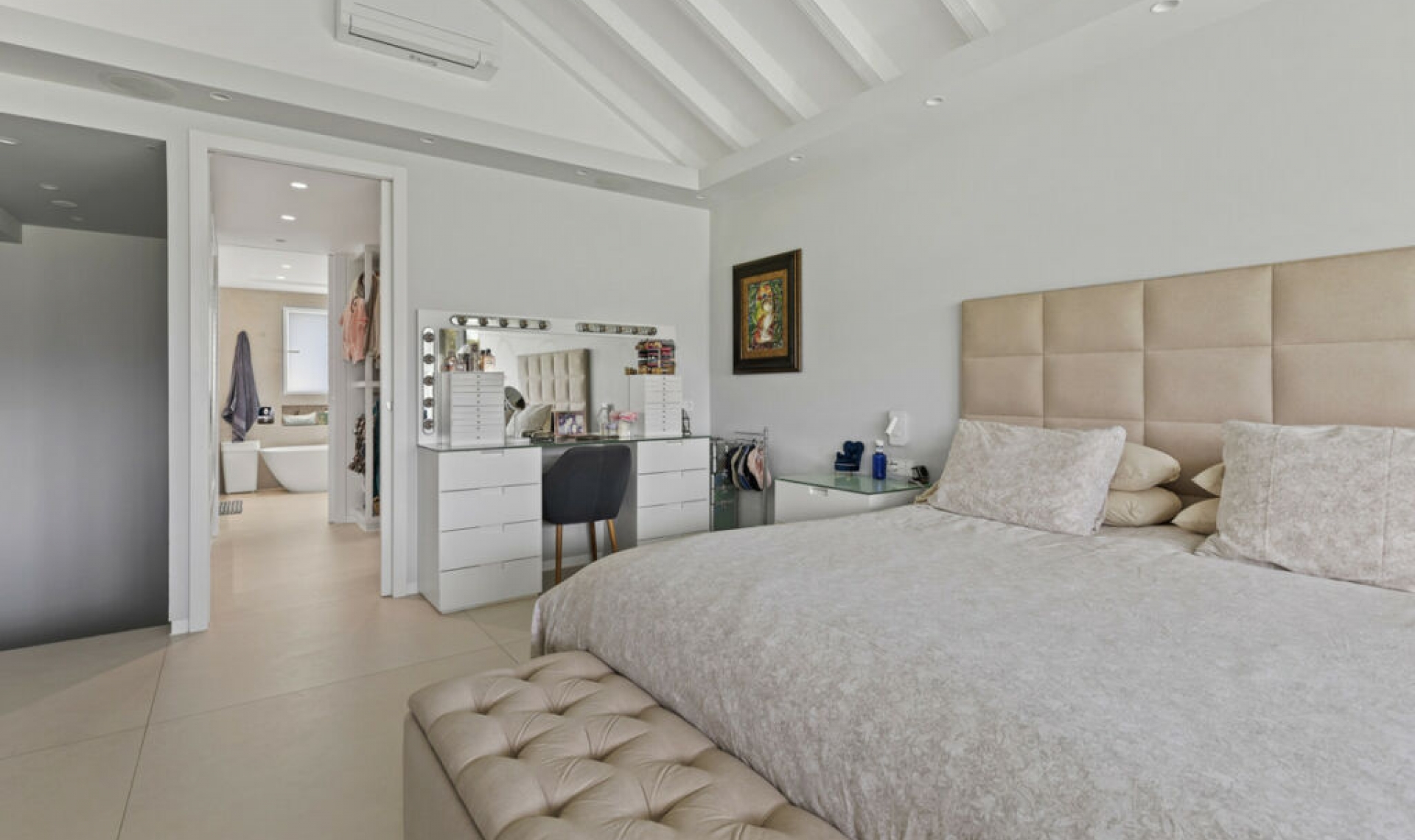 Resale - House -
Guadalmina Alta