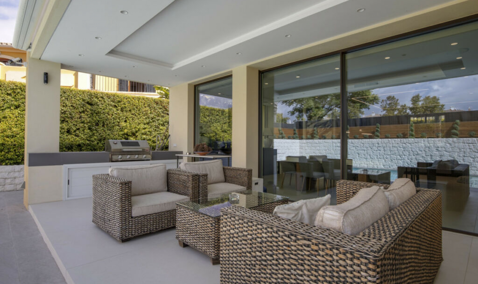 Resale - House -
Guadalmina Alta