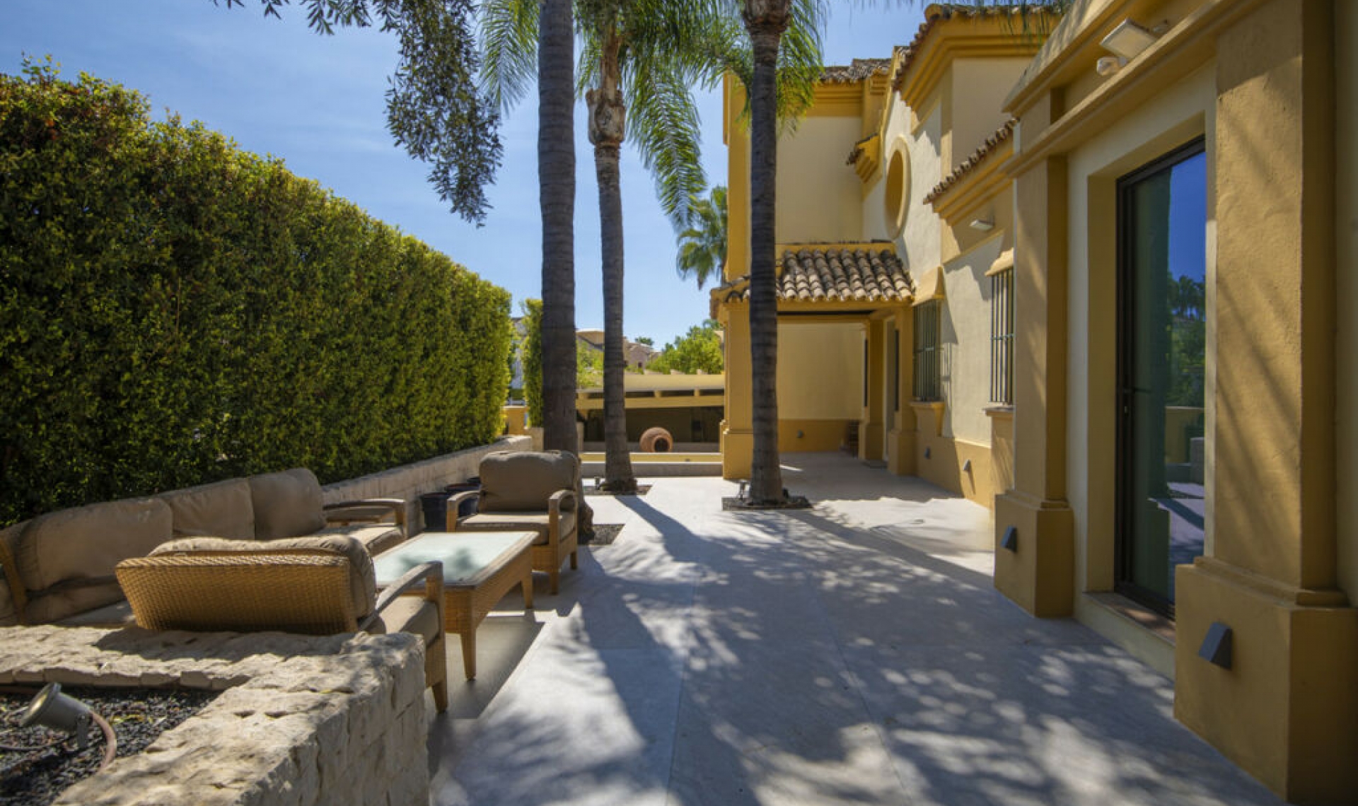 Resale - House -
Guadalmina Alta