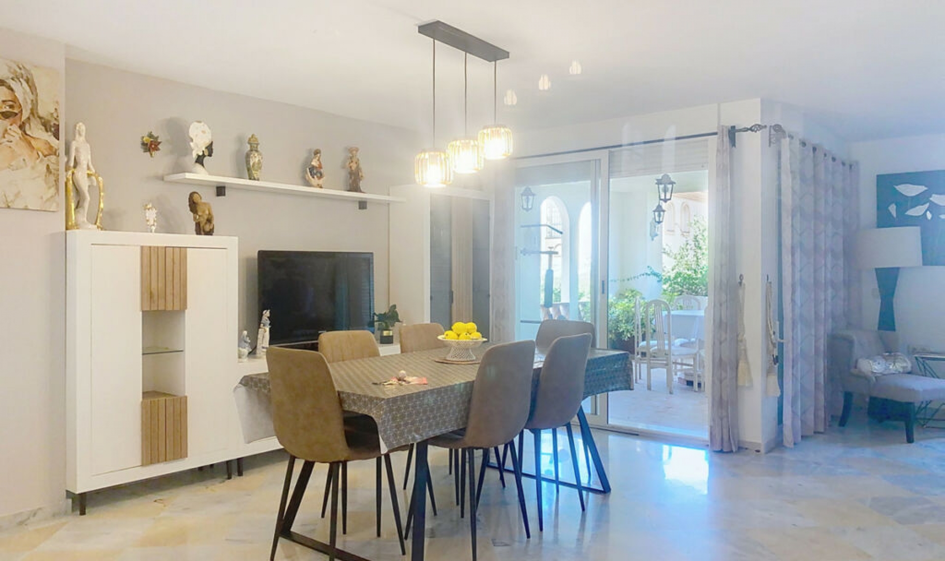 Resale - House -
Guadalmina Alta