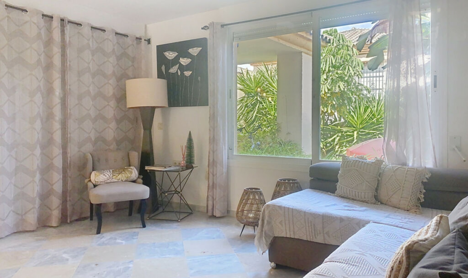 Resale - House -
Guadalmina Alta