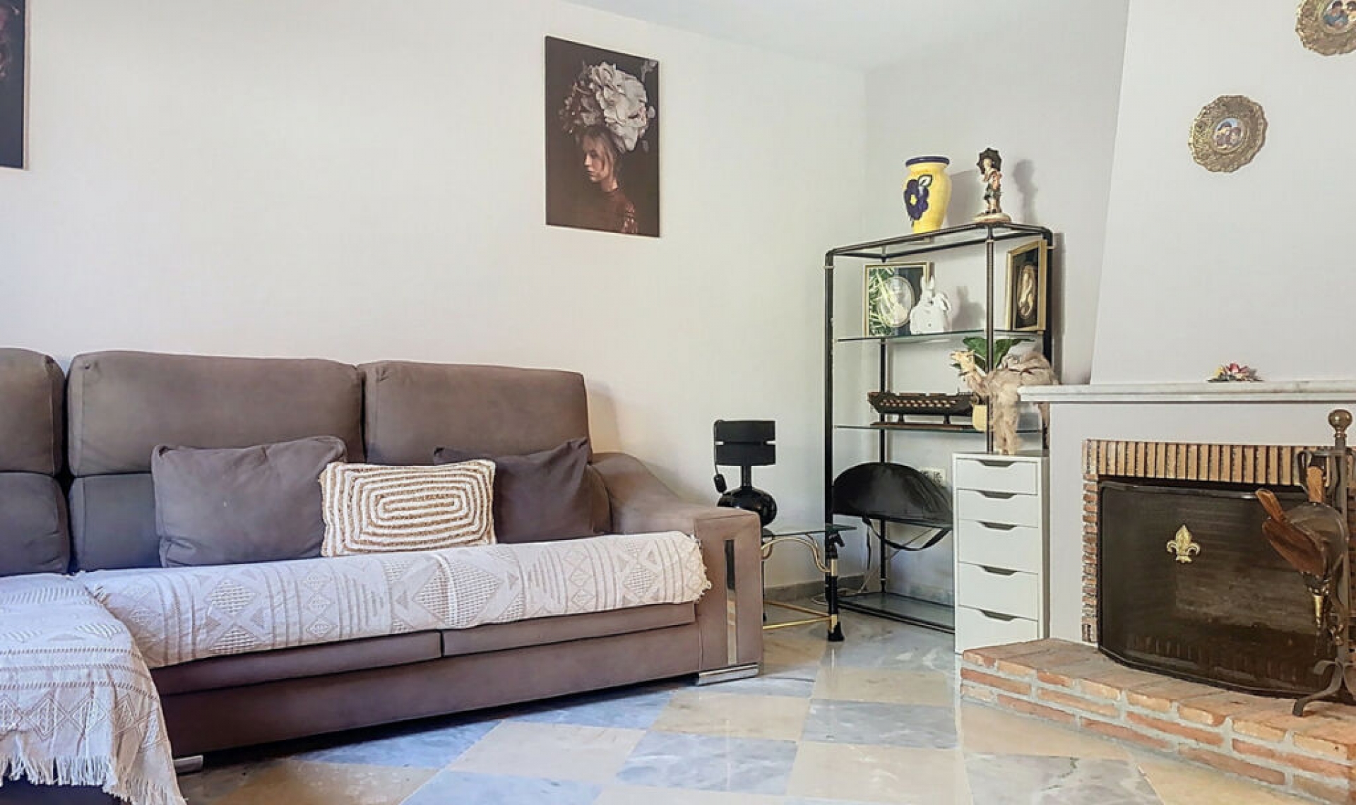 Resale - House -
Guadalmina Alta