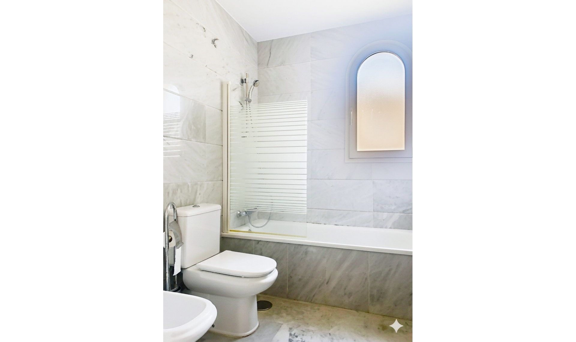 Resale - House -
Guadalmina Alta