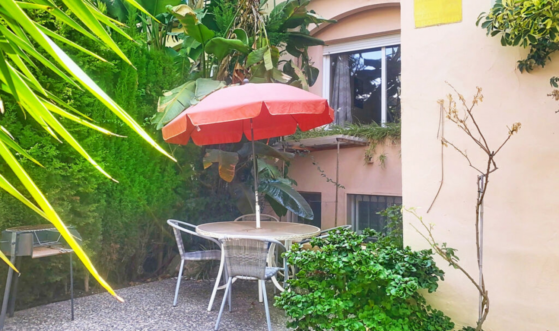 Resale - House -
Guadalmina Alta