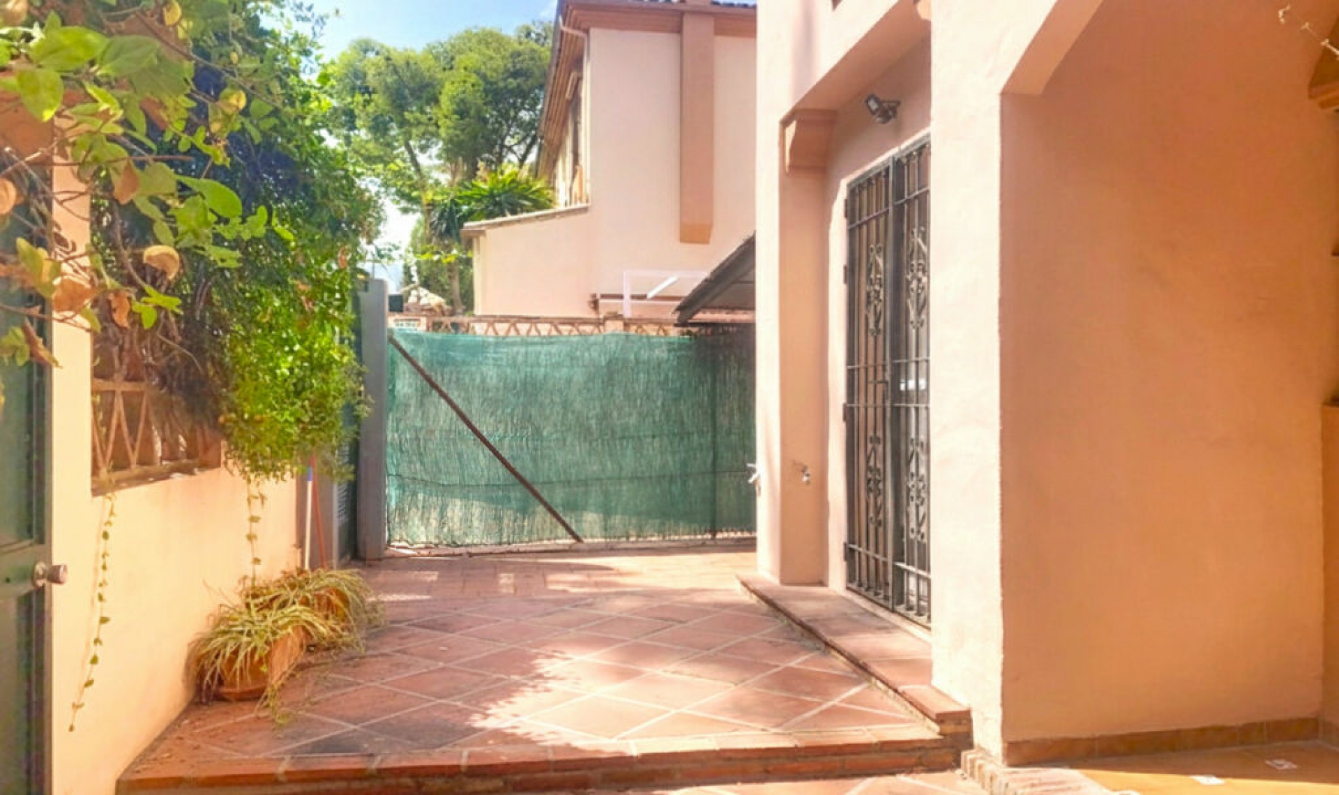 Resale - House -
Guadalmina Alta