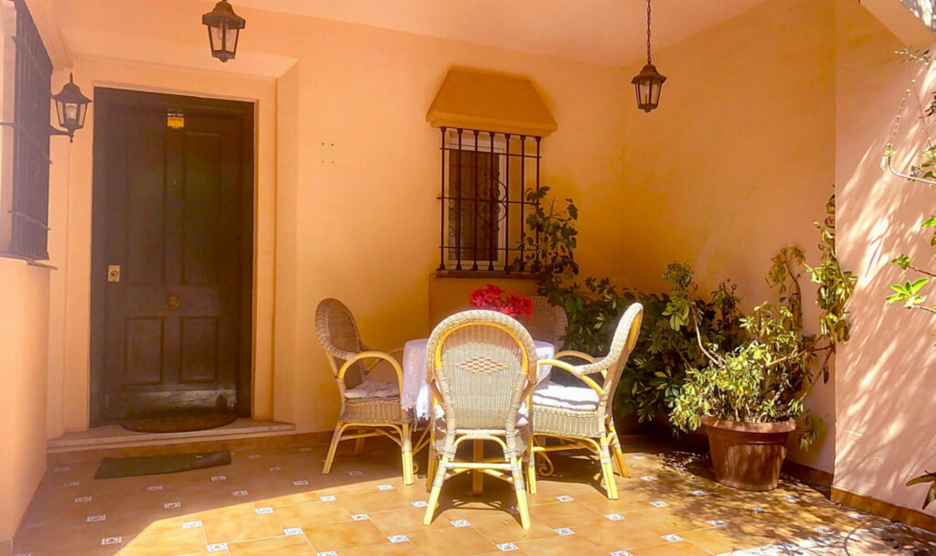 Resale - House -
Guadalmina Alta