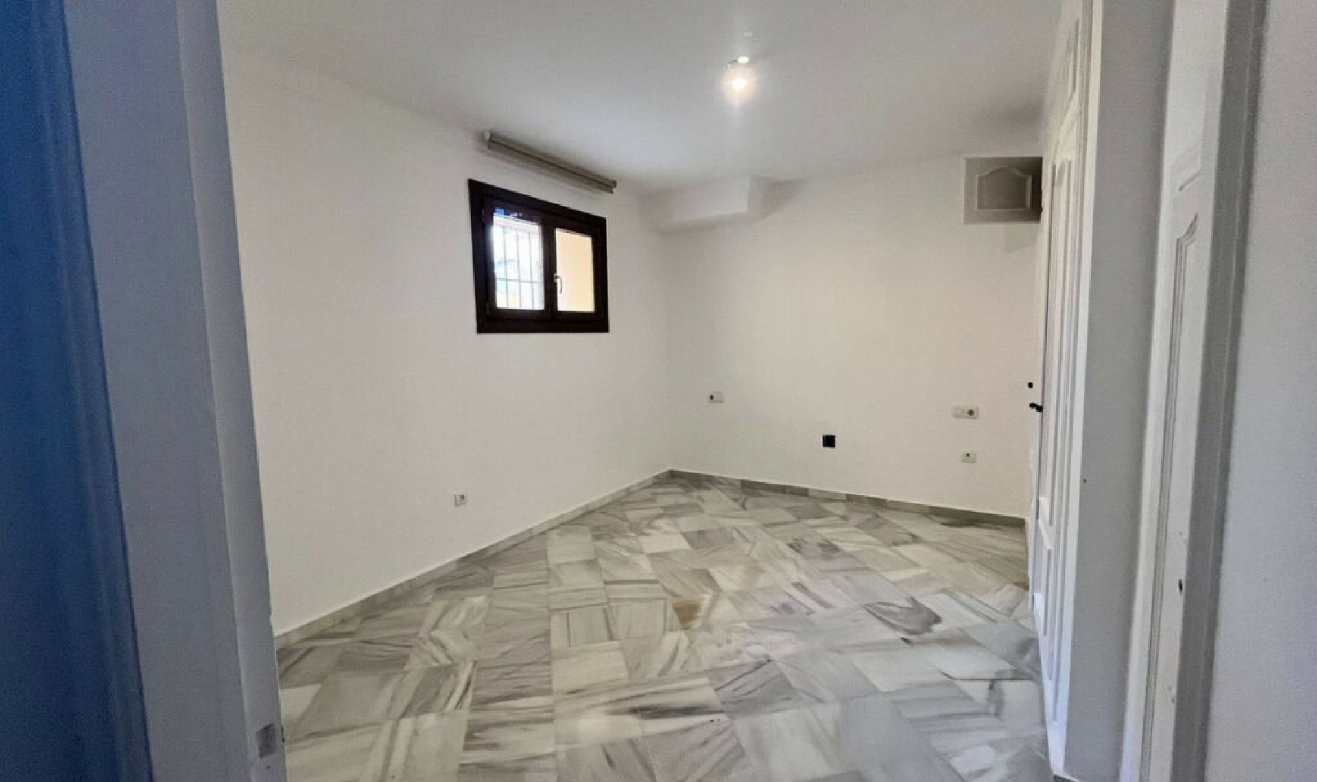 Resale - House -
Guadalmina Alta
