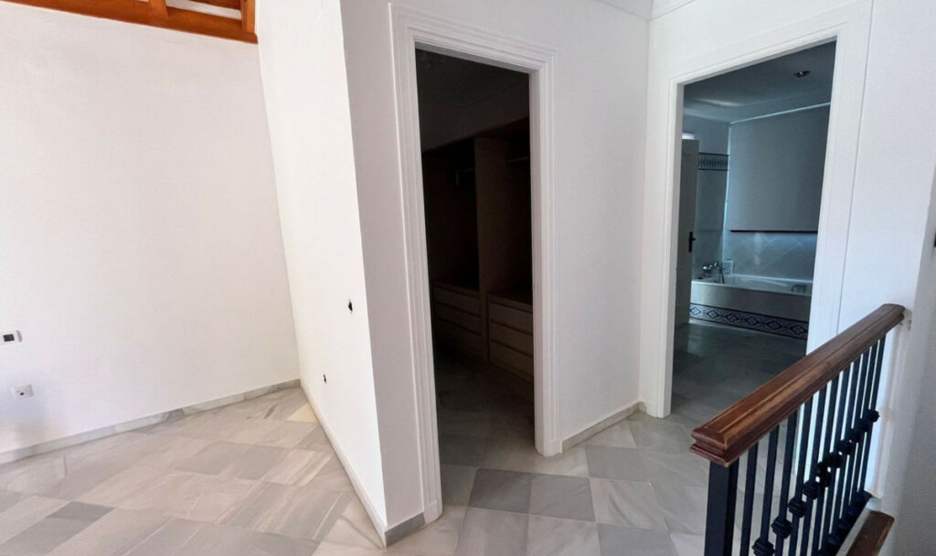 Resale - House -
Guadalmina Alta