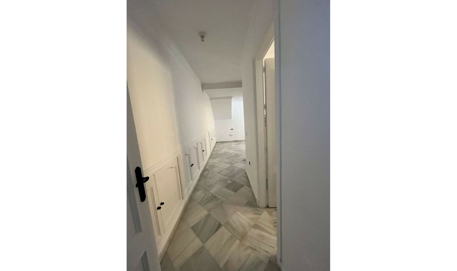 Resale - House -
Guadalmina Alta