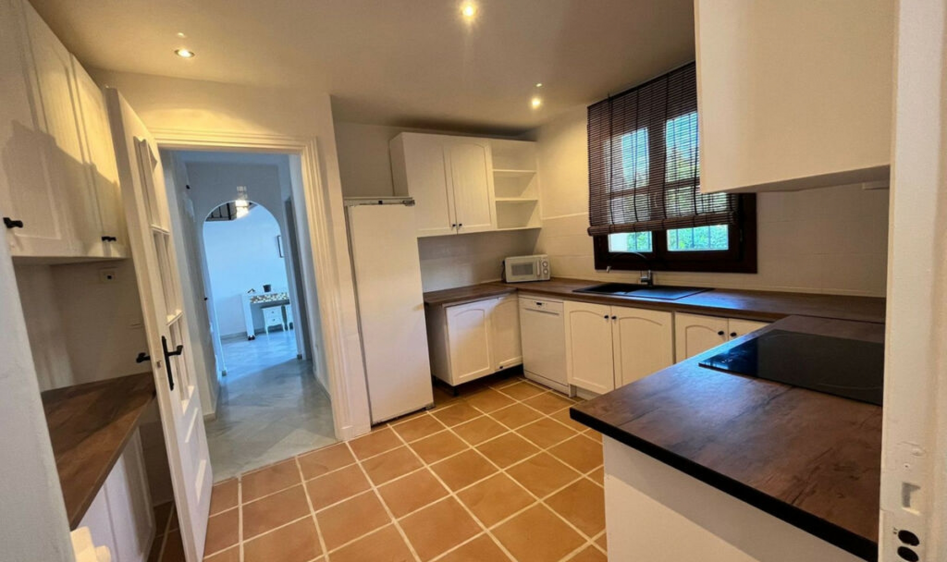 Resale - House -
Guadalmina Alta